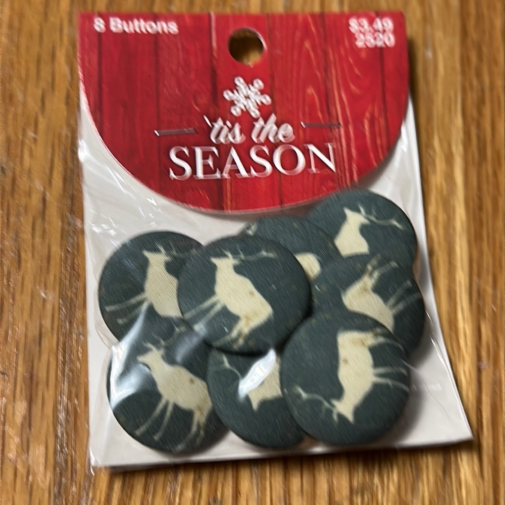 8 fabric covered deer buttons New - $1 if bundled